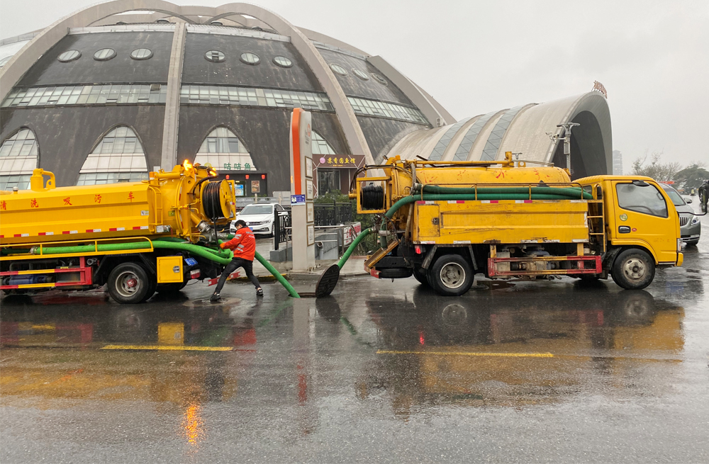 271马群村商场管道清淤