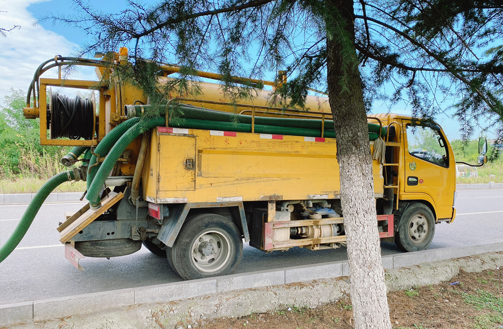马群村清洗抽粪车